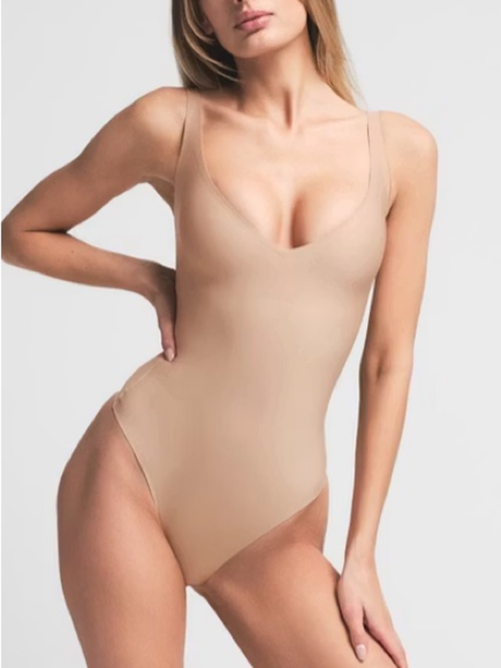 SKIMS Body Core Sculpt Plunge Thong Bodysuit Clay